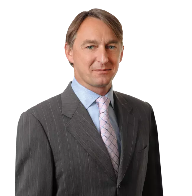 Simon Adams, Nossaman LLP Photo